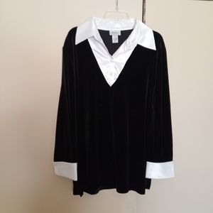 A velvet tunic with long sleeves with satin cuff and button